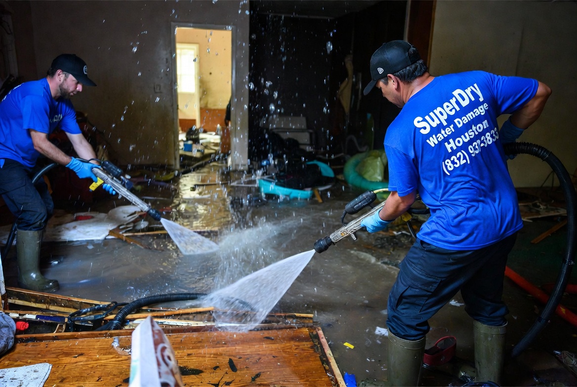 SuperDry Water Damage Cleanup Houston photo
